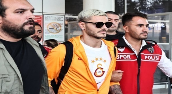 Galatasaray Futbol Takımı Antalya’ya geldi