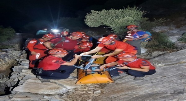 Muğla’da, Likya Yolu’nda bulundukları alanda mahsur kalan 2 Rus turist kurtarıldı