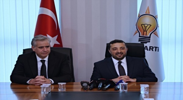 Mehmet Ali Zengin, AK Parti İnsan Hakları Başkanlığı görevini Hasan Basri Yalçın’a devretti