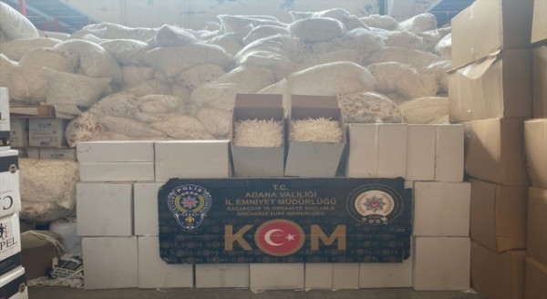 Adana’da 60 milyon 750 bin kaçak makaron ele geçirildi