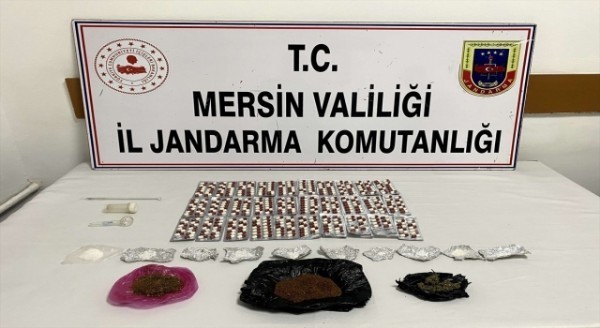 Mersin’de uyuşturucu ticareti yaptıkları iddiasıyla 3 zanlı yakalandı