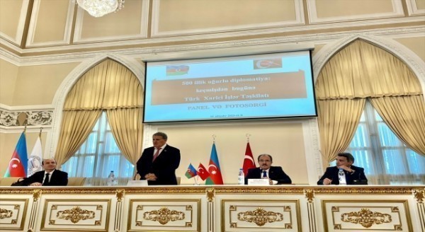 Bakü’de ”500 Yıllık Diplomasi: Geçmişten Günümüze Türk Hariciye Teşkilatı Paneli”