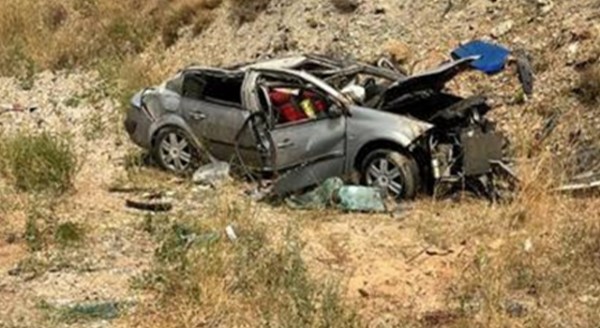 Afyonkarahisar'da şarampole devrilen otomobildeki 1 kişi öldü