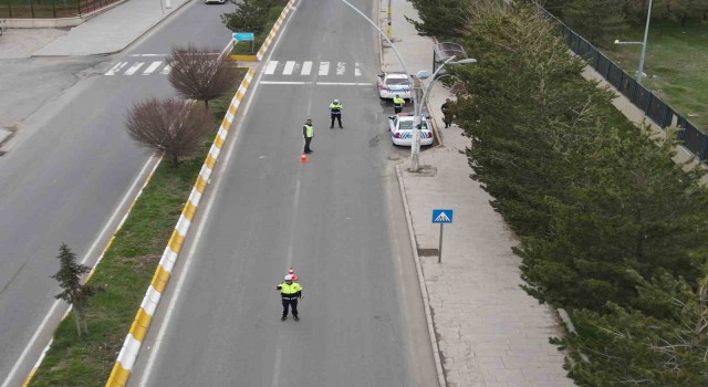 Ağrıda Ramazan Bayramı trafik denetimleri dron ile desteklendi