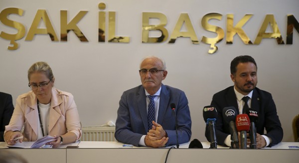 AK Parti Genel Başkan Yardımcısı Yılmaz, Uşak'ta partililerle buluştu