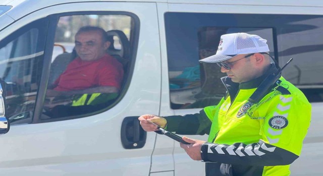 Aksarayda trafik yoğunluğuna karşı 3 farklı denetim yapıldı