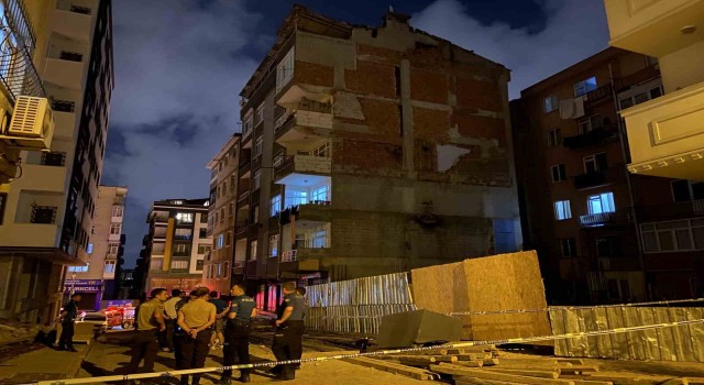 Bahçelievlerde 6 katlı bir binadan düşen tuğla parçaları nedeniyle bina tedbir amacıyla boşaltıldı