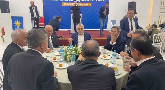 Bakan Işıkhan, Adıyamanda AK Parti teşkilatıyla iftar yemeğinde bir araya geldi