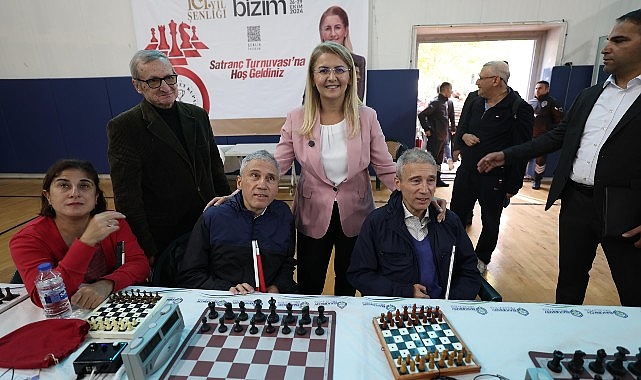 Bakırköy'de 'Cumhuriyet Bizim' Şenlikleri Başladı