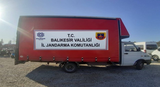 Balıkesirde 38 düzensiz göçmen ve 1 organizatör yakalandı