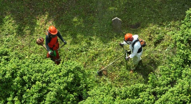 Balıkesirdeki mezarlıklarda bakım ve temizlik çalışmaları başladı