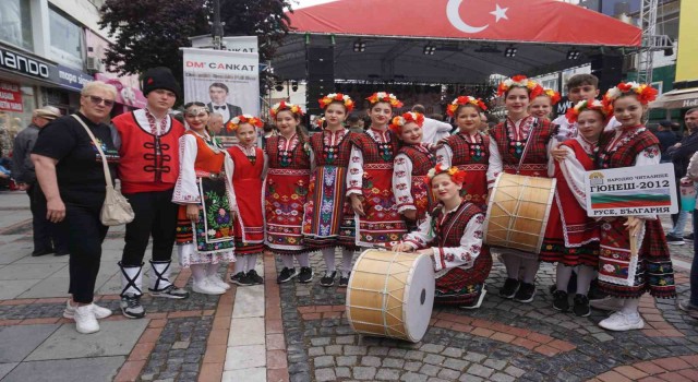 Balkanlardan gelen öğrenciler, Gençlik Şöleninde sahne aldı