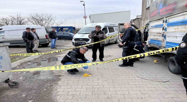 Başakşehirde oto tamir dükkanına silahlı saldırı: 3 yaralı