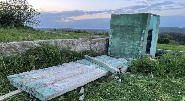 Başakşehirde piknik yapan 2 gencin üzerine beton blok düştü