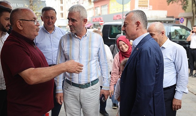 Başkan Büyükakın, Gebze'de esnafla bir araya geldi;  “Gayretle çalışıyor, her köşede hizmet üretiyoruz