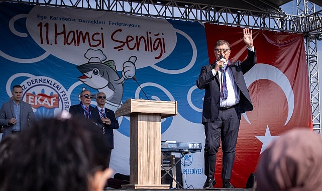 İzmir'de Hamsi Festivali Renkli Görüntülere Sahne Oldu!