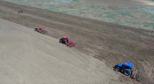 Bayburtta suni mera tesisi için korunga ve domuz ayrığı tohumu ekimi gerçekleştirildi