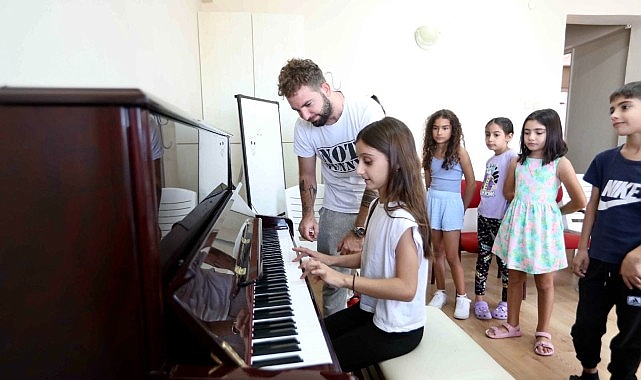 Bayraklı'da kültür-sanat kurslarına yoğun ilgi