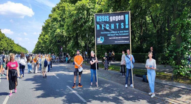 Berlinde Aşırı sağı durdur, demokrasiye sahip çık mitingi