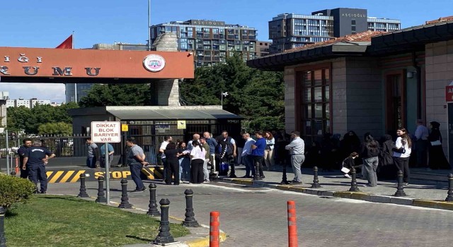 Beyoğlunda öldürülen genç kızın cenazesi Adli Tıptan alındı