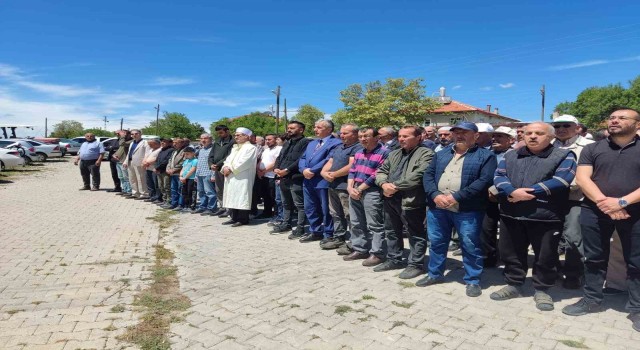 Beyşehirde çiftçiler yağmur duasında