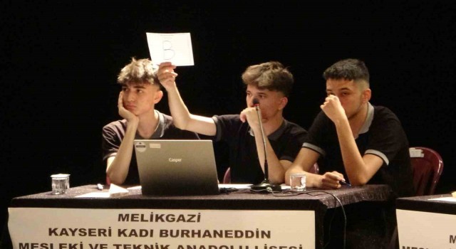 Bilgi yarışmasını Melikgazi Merkez Mesleki ve Teknik Anadolu Lisesi kazandı