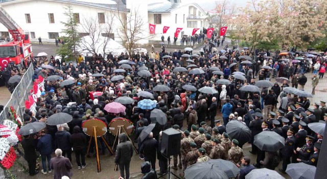 Bingöllü şehit son yolculuğuna uğurlandı