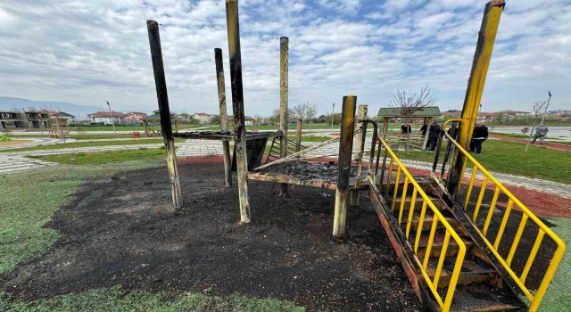 Bolu Belediyesinin yaptığı park kundaklandı