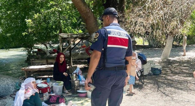 Bozdoğanda jandarma ekipleri vatandaşları uyardı