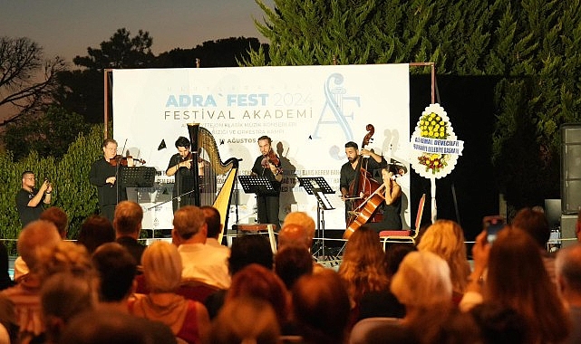 Bu yıl 2.'si düzenlenen Uluslararası ADRA'FEST'te açılış konseri, bugün saat 20.30'da Burhaniye Ören'deki Adramytteion Kazı Evi'nde gerçekleşti