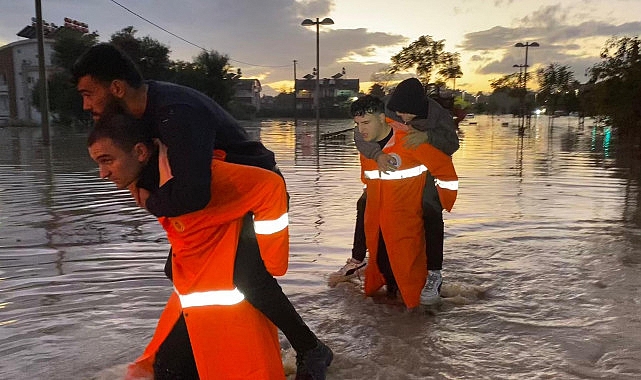 Manavgat'ta Şiddetli Yağış: Kurtarma Çalışmaları Devam Ediyor