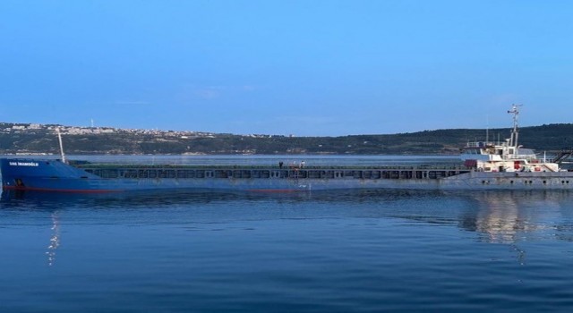 Çanakkale Boğazından geçen genel kargo gemisi makine arızası yaptı