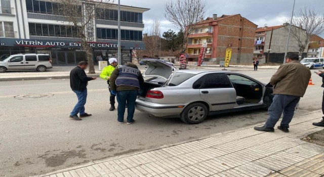 Çorum polisinin şok uygulamaları sürüyor