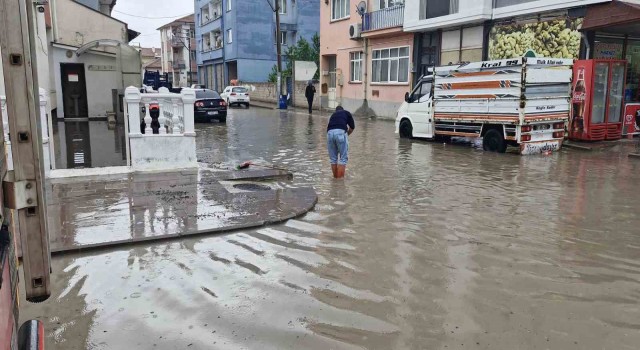 Çorumda sağanak hayatı olumsuz etkiledi