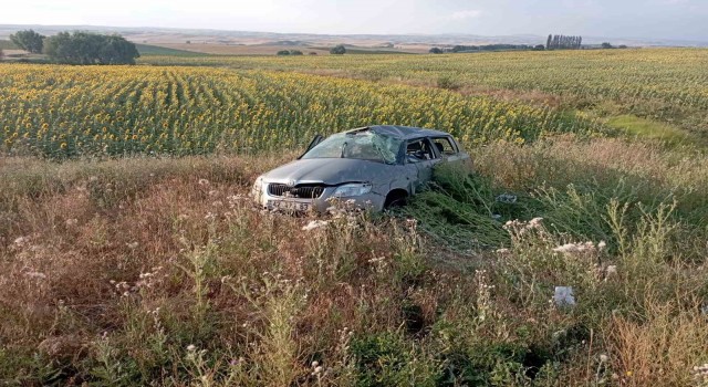 Çorumda takla atan otomobil tarlaya uçtu: 2 ölü, 2 yaralı