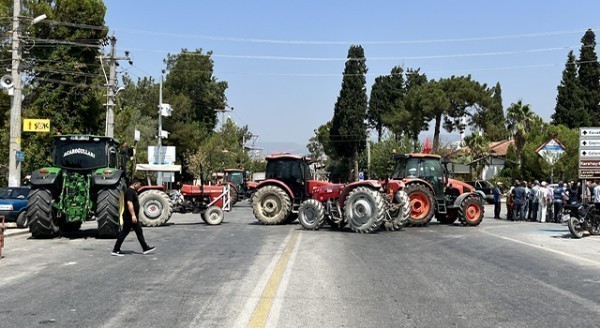 Denizli'de yol kapatma eylemi