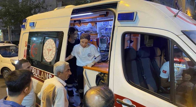 Diyarbakırda kiracı ile mülk sahibi arasında silahlı ve bıçaklı kavga: 3 yaralı