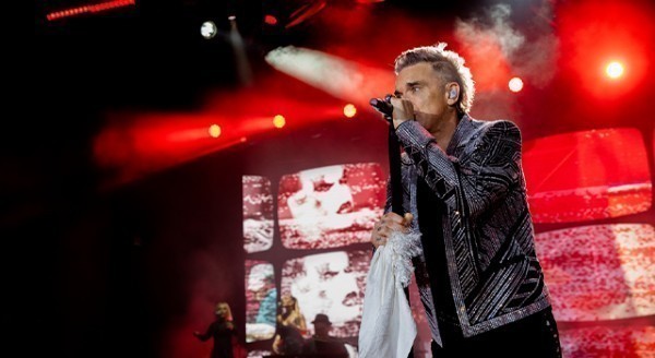 Dünyaca ünlü İngiliz şarkıcı Robbie Williams Bodrum'da konser verdi