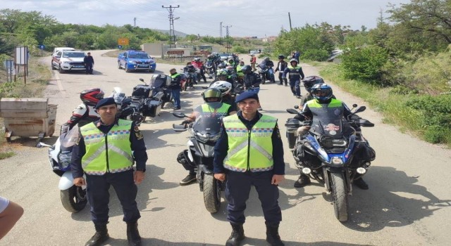 Elazığda jandarma, motosiklet sürücülerini bilgilendirdi