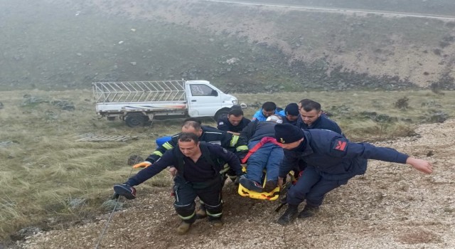 Elazığda kontrolden çıkan pikap devrildi: 1 yaralı