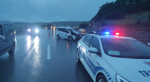 Erzincan-Erzurum karayolunda zincirleme kaza: 1 yaralı