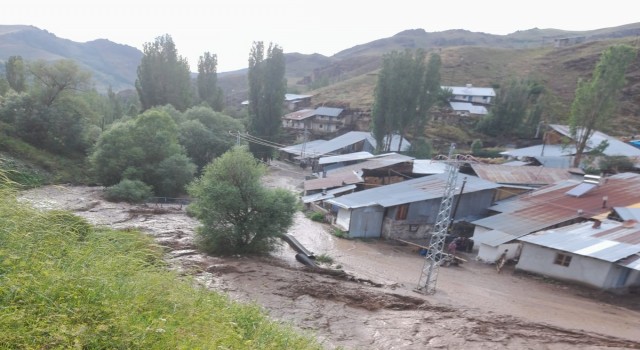 Erzurumda dereler taştı