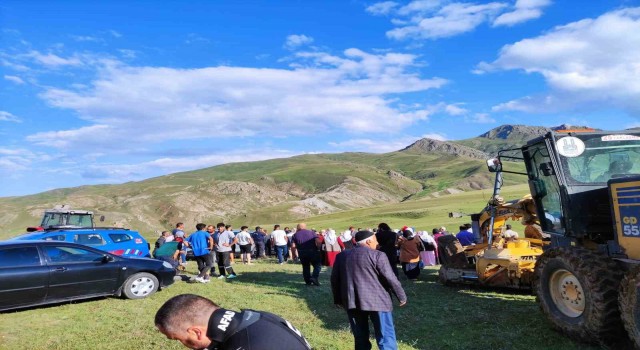 Erzurumda serinlemek için gölete giren 4 çocuktan 1i kayboldu