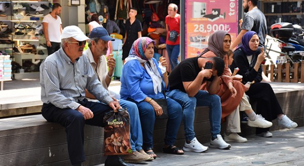 Eskişehir Sarıcakaya'da hava sıcaklığı 47 dereceye ulaştı