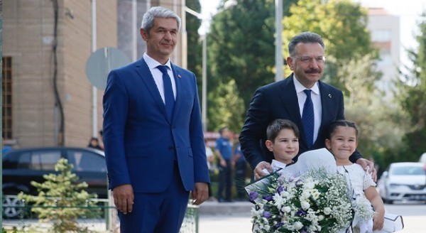 Eskişehir Valisi Hüseyin Aksoy, görevine başladı