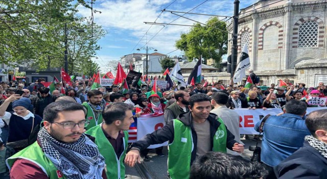 Fatihte binlerce kişi Filistine destek için yürüdü