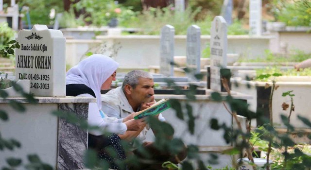 Fethiyede kabir ziyaretleri unutulmadı