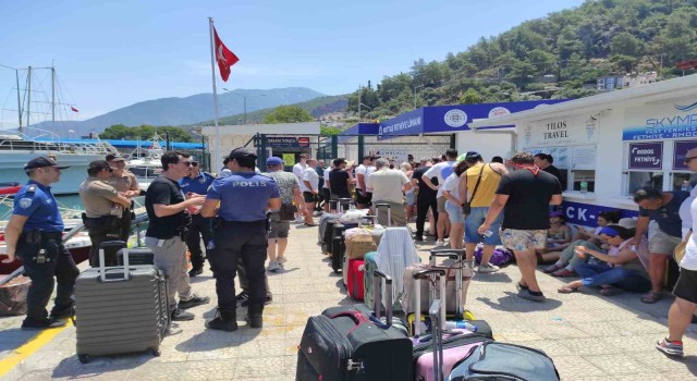 Fethiyeden Rodos Adasına gitmek isteyen tatilciler mağdur oldu