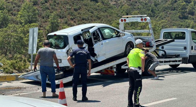 Muğla Fethiye'de feci kaza; 1 ölü, 10 yaralı