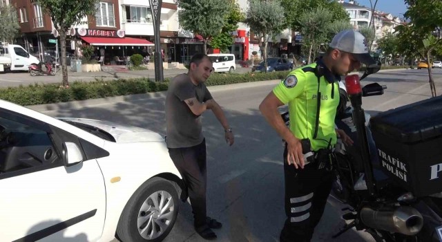 Güneşli havada sis farı yakınca ceza yedi, Sis farlarının açık olması hoşuma gidiyor dedi